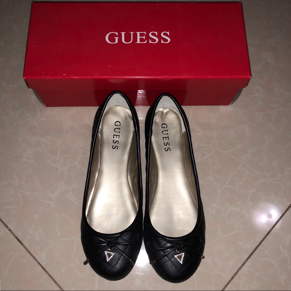 GUESS Flats
